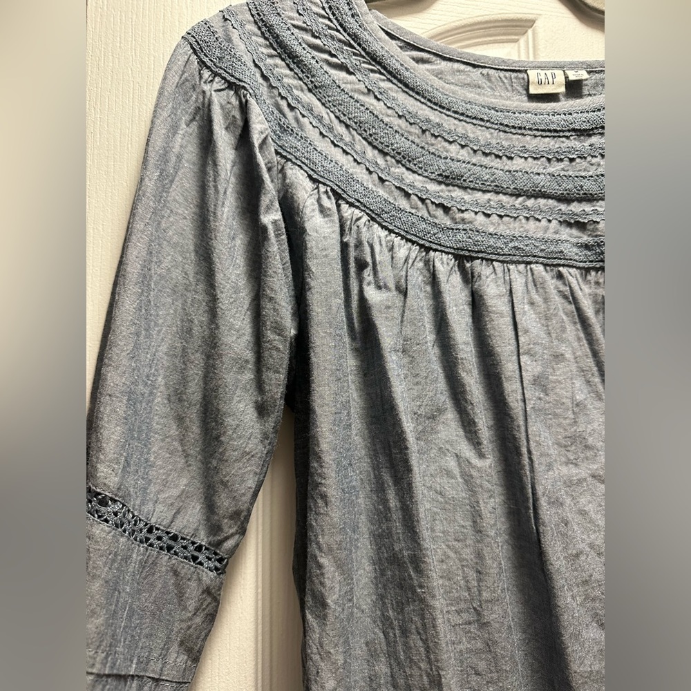 GAP Women’s Babydoll Style Shirt